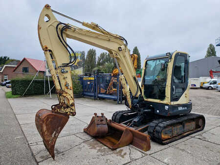 Minigraver 2014 Hyundai Robex CR60-9 met airco en 3 bakken (1)