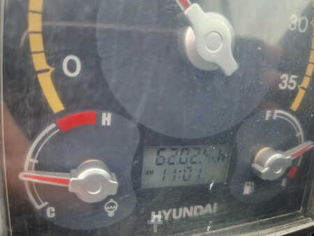 Minigraver 2014 Hyundai Robex CR60-9 met airco en 3 bakken (10)