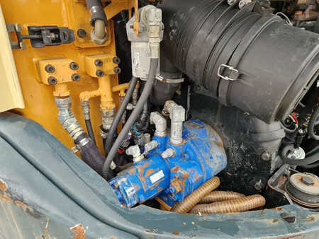 Minigraver 2014 Hyundai Robex CR60-9 met airco en 3 bakken (7)