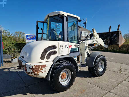 Kerekes rakodó 2007 Terex TL80 palletvorken en 4in1-bak (23)