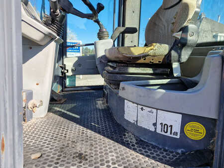 Kerekes rakodó 2007 Terex TL80 palletvorken en 4in1-bak (7)