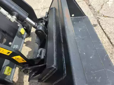 Laderaupe 2024 Mattson Mattson ML525Y DEMO mini skidsteer loader/schranklader rupsen als nieuw (10)