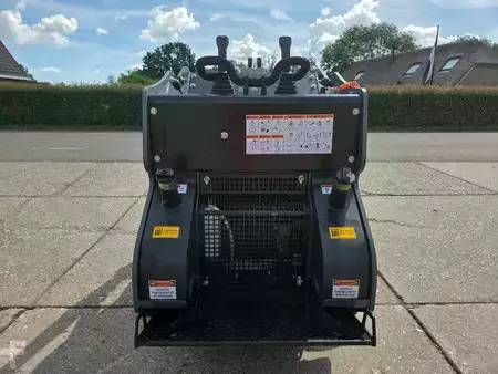 Laderaupe 2024 Mattson Mattson ML525Y DEMO mini skidsteer loader/schranklader rupsen als nieuw (15)