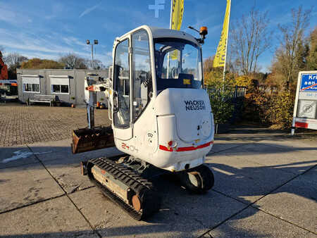 Mini kotrógép 2011 Wacker Neuson 2404RD kan op een helling draaien (21)