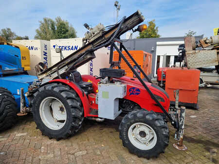 Bra borrigg 0 [div] Valpadana 1550 4x4 drilling tractor (2)