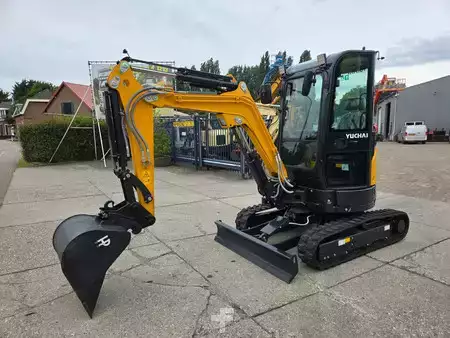 Mini-koparki 2024 Yuchaï U27 DEMOMODEL IN NIEUWSTAAT! (1)