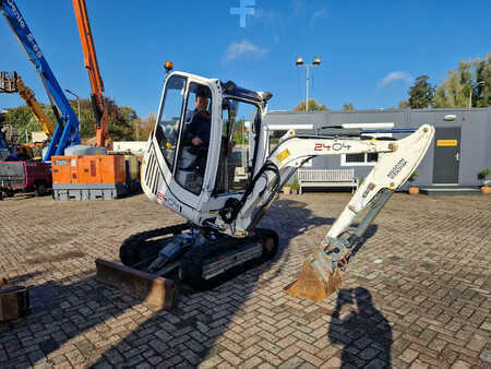 Minigraafmachines 2011 Wacker Neuson 2404RD met nivelleersysteem, mountain proof (1)