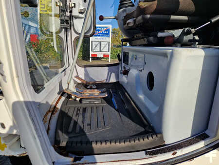 Minigraafmachines 2011 Wacker Neuson 2404RD met nivelleersysteem, mountain proof (10)