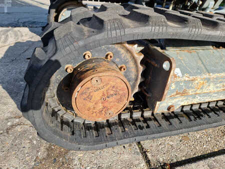 Minigraafmachines 2011 Wacker Neuson 2404RD met nivelleersysteem, mountain proof (13)