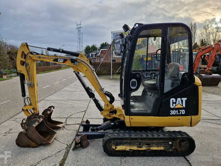 Mini pelle 2019 Caterpillar 301.7D with low hours! (18)