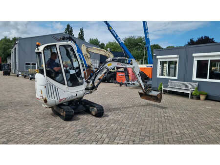 Minibagry 2011 Wacker Neuson 2003RD met nivelleersysteem (13)