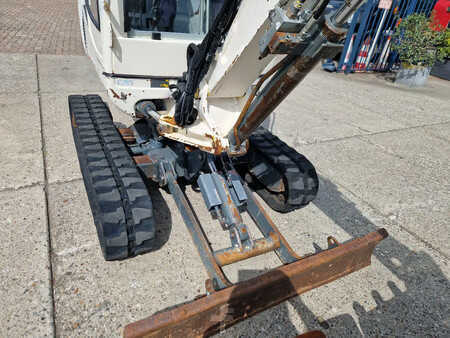 Minibagry 2011 Wacker Neuson 2003RD met nivelleersysteem (17)