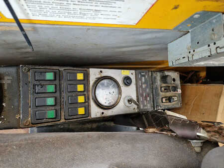 Kettenbagger 0 PM I Woltman 955LC piling machine funderingsmachine (15)
