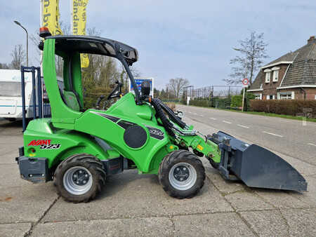 Kompaktlader 2022 Avant M523 met 317 uur, in nieuwstaat!! (25)