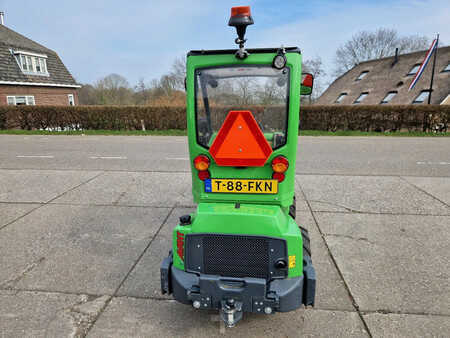Kompaktlader 2022 Avant M523 met 317 uur, in nieuwstaat!! (26)