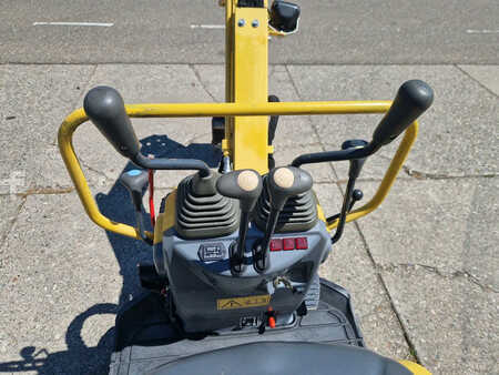 Mini kotrógép 2019 Yanmar SV08-1A gewicht 960kg. (8)