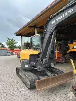 Mini excavators 2018 Volvo ECR58D (3)
