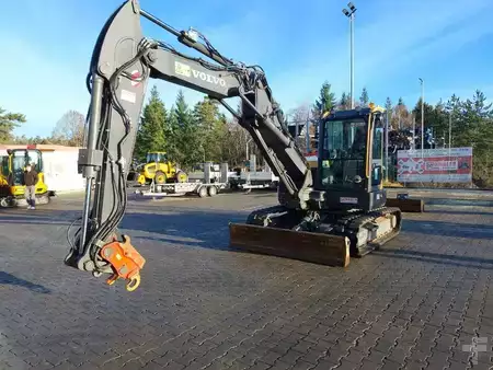 Hydraulic Excavators 2023 Volvo ECR88d (1)