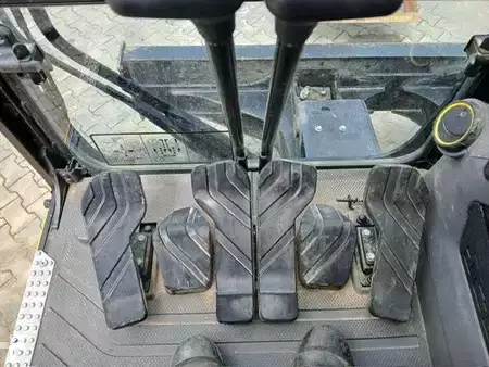 Bæltegraver 2024 JCB 150X LC (7)
