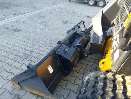 Kompaktní nakladače 2024 JCB 270 T (6)