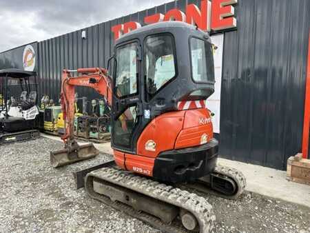 Kubota U25-3 Cabine à 18500 E HT