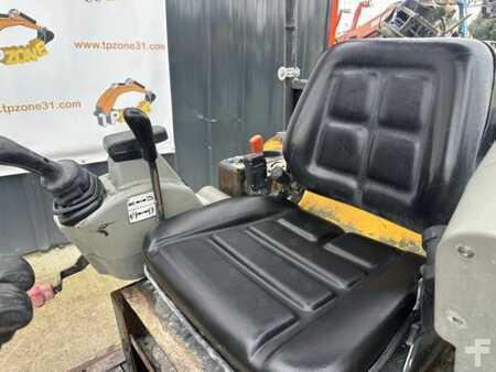 Minibagger 2011 Bobcat E14 à 9900 € HT (6)