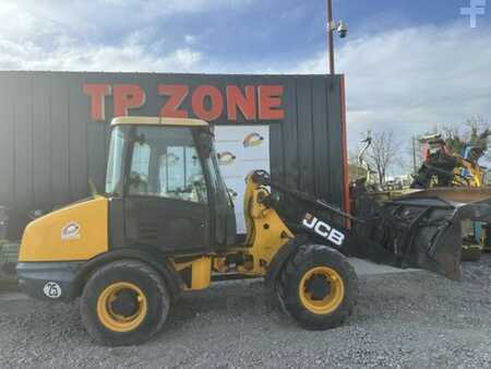 Kolové nakladače 2013 JCB 406 (1)