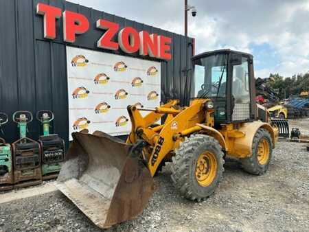 Pyöräkuormaajat 2000 JCB 408 B (2)