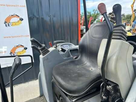 Mini kotrógép 2015 Bobcat E17 (8)