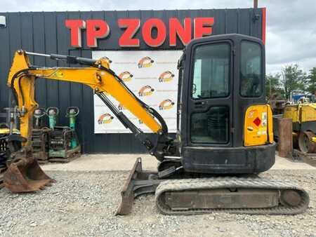 Mini excavators 2016 Bobcat E35 (2)