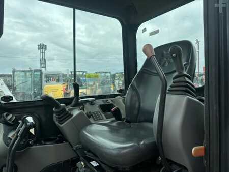 Mini excavators 2016 Bobcat E35 (9)