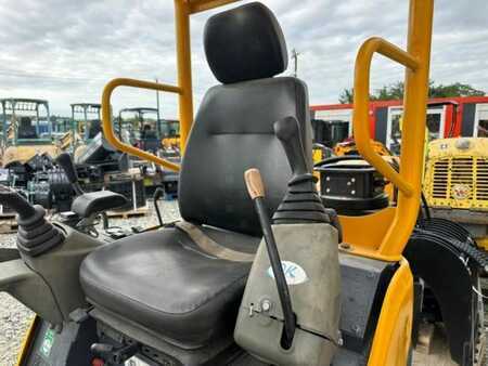 Mini kotrógép 2017 Yanmar SV18 (8)