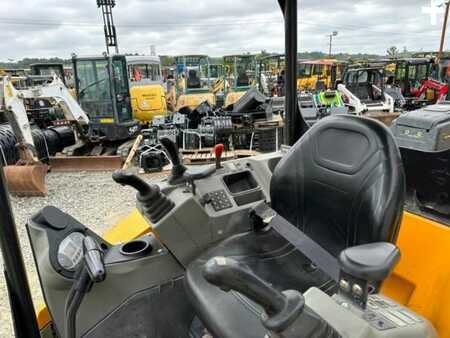 Mini excavators 2017 Bobcat E26 (9)