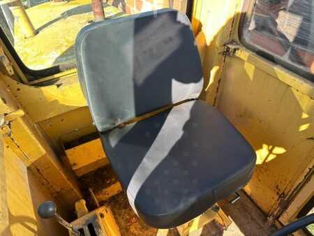 Gradere 1978 John Deere 570 A (10)