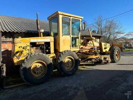 Gradere 1978 John Deere 570 A (6)