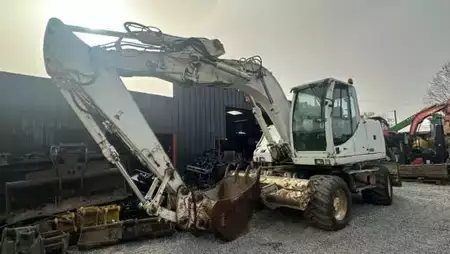 Mobilbagger 2005 Case WX165 à 13800 € HT ( Problème avancement) (8)