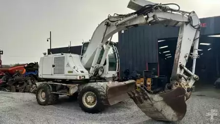 Mobilbagger 2005 Case WX165 à 13800 € HT ( Problème avancement) (9)