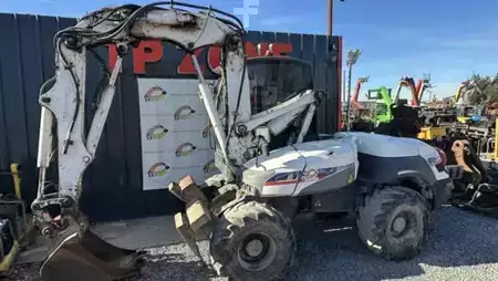 Mobil grävmaskin 2016 Mecalac NEW 12MTX À 43 900 E HT (2)