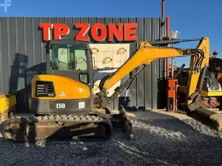 Mini pelle 2016 Bobcat E50 à 28 500 € HT (1)