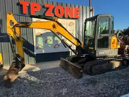 Mini pelle 2016 Bobcat E50 à 28 500 € HT (2)