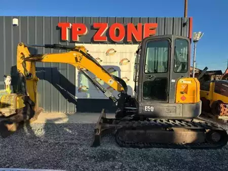 Mini pelle 2016 Bobcat E50 à 28 500 € HT (4)