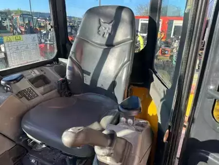 Mini pelle 2016 Bobcat E50 à 28 500 € HT (9)