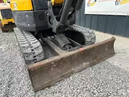 Mini pelle 2017 Bobcat E26 à 18 500 € HT (10)