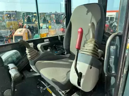 Minibagry 2019 Hitachi ZX26U-5A CR (7)