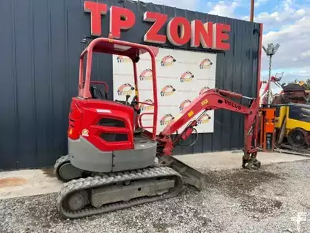 Mini excavators 2017 Volvo ECR25D (1)