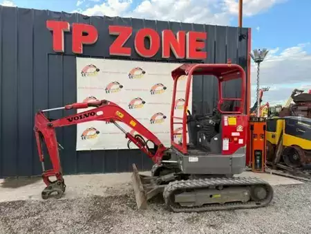 Mini excavators 2017 Volvo ECR25D (11)