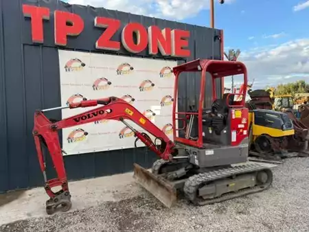 Mini excavators 2017 Volvo ECR25D (15)
