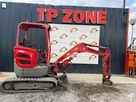 Mini excavators 2017 Volvo ECR25D (16)