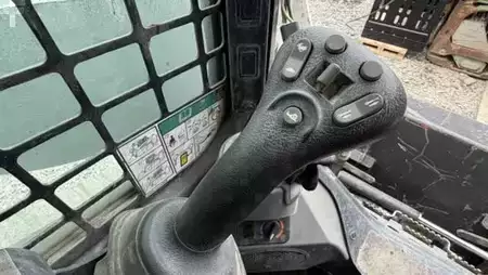 Ostatní 2017 Bobcat T870 HF (18)