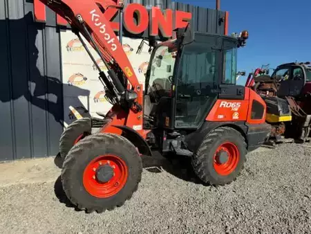 Ładowarki kołowe 2018 Kubota R065 (11)